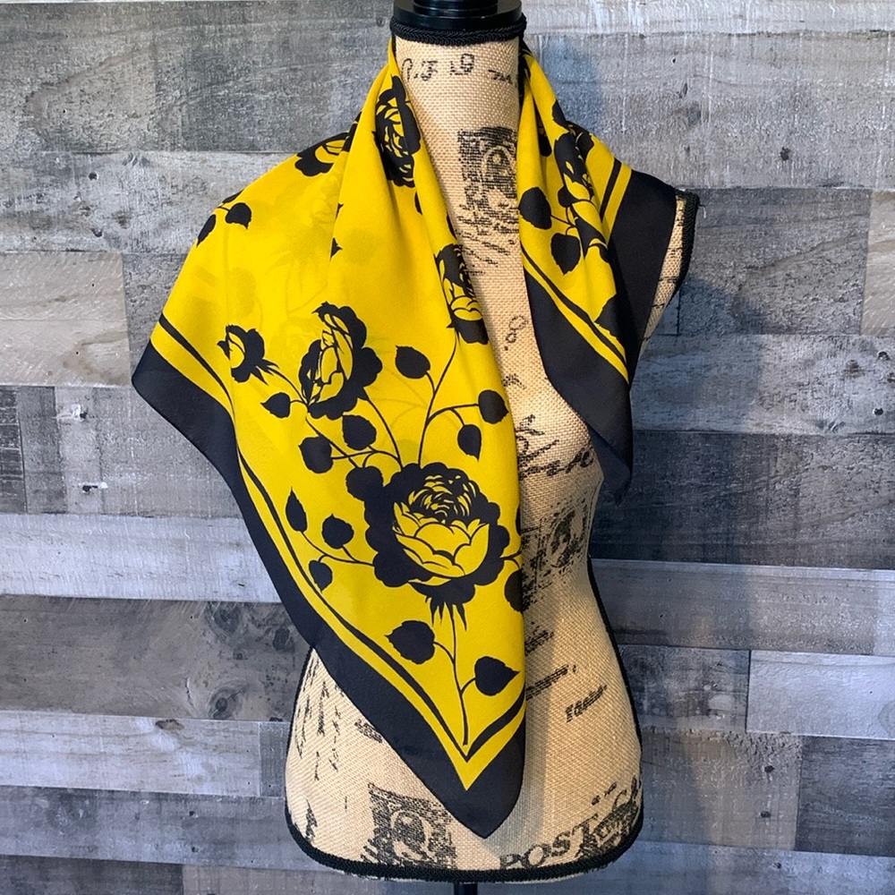 Valentina Fiore Floral Scarf - Picture 13 of 14